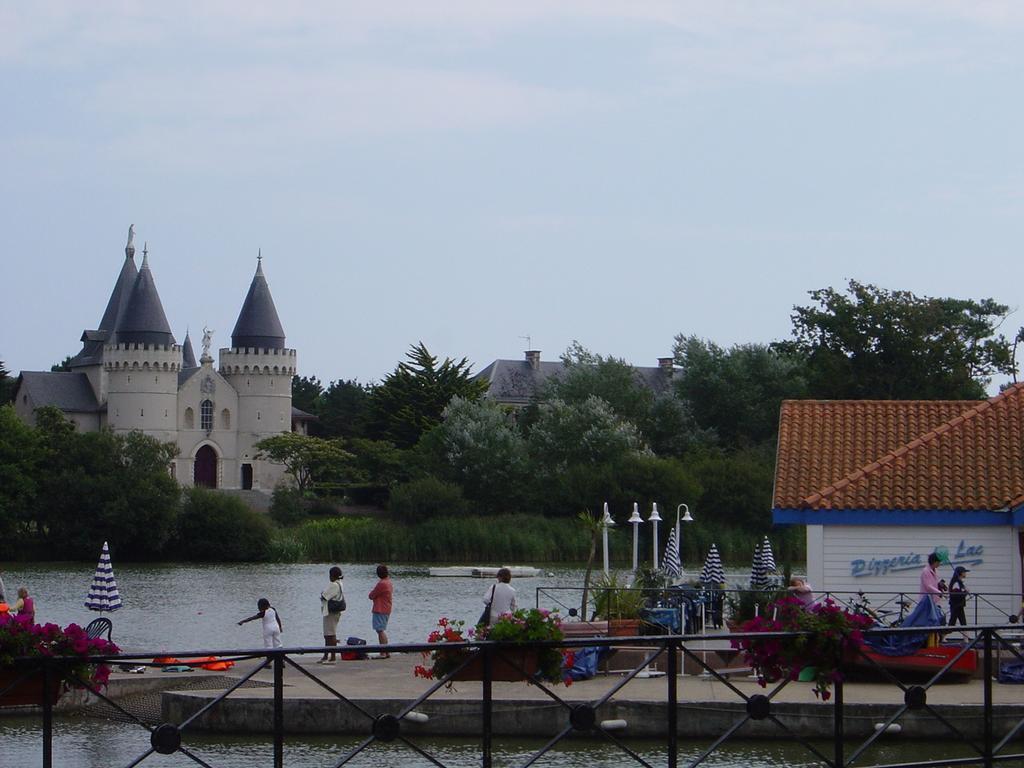 3 Bedrooms Holiday Home Golf Resort Port-Bourgenay Talmont-Saint-Hilaire Стая снимка