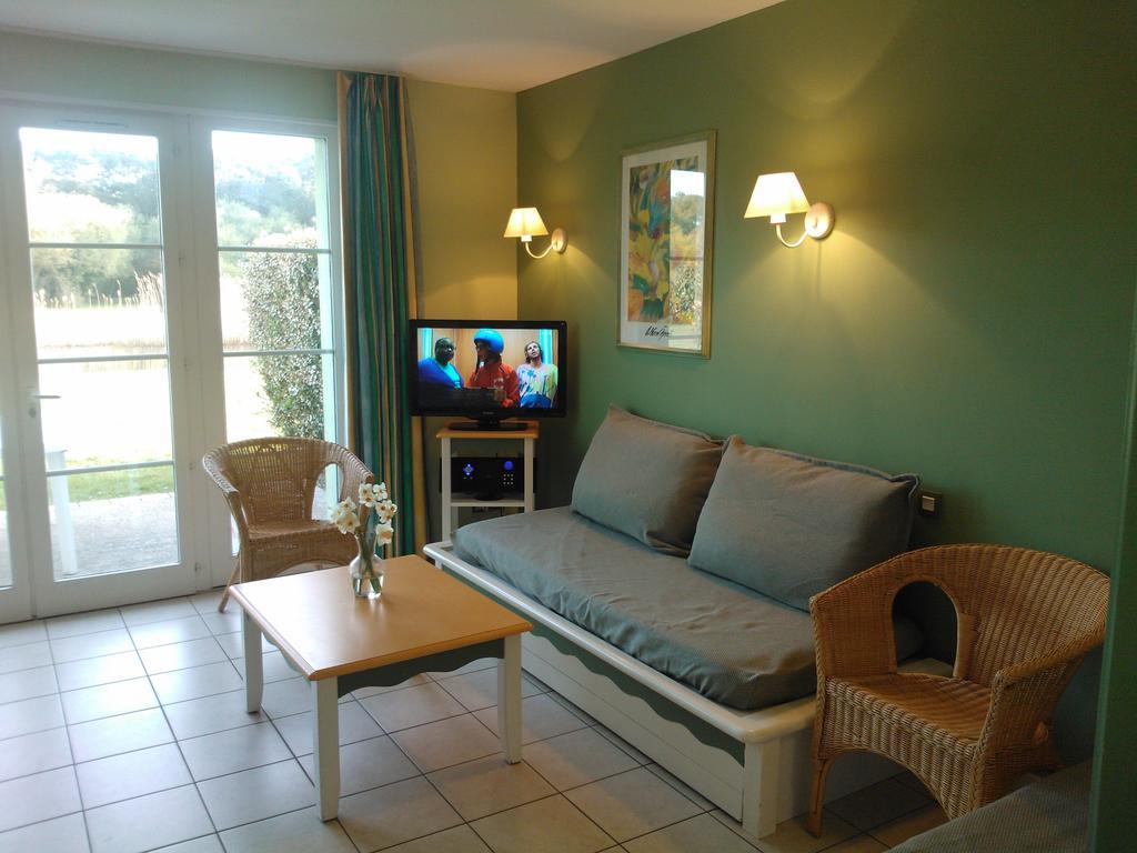 3 Bedrooms Holiday Home Golf Resort Port-Bourgenay Talmont-Saint-Hilaire Стая снимка