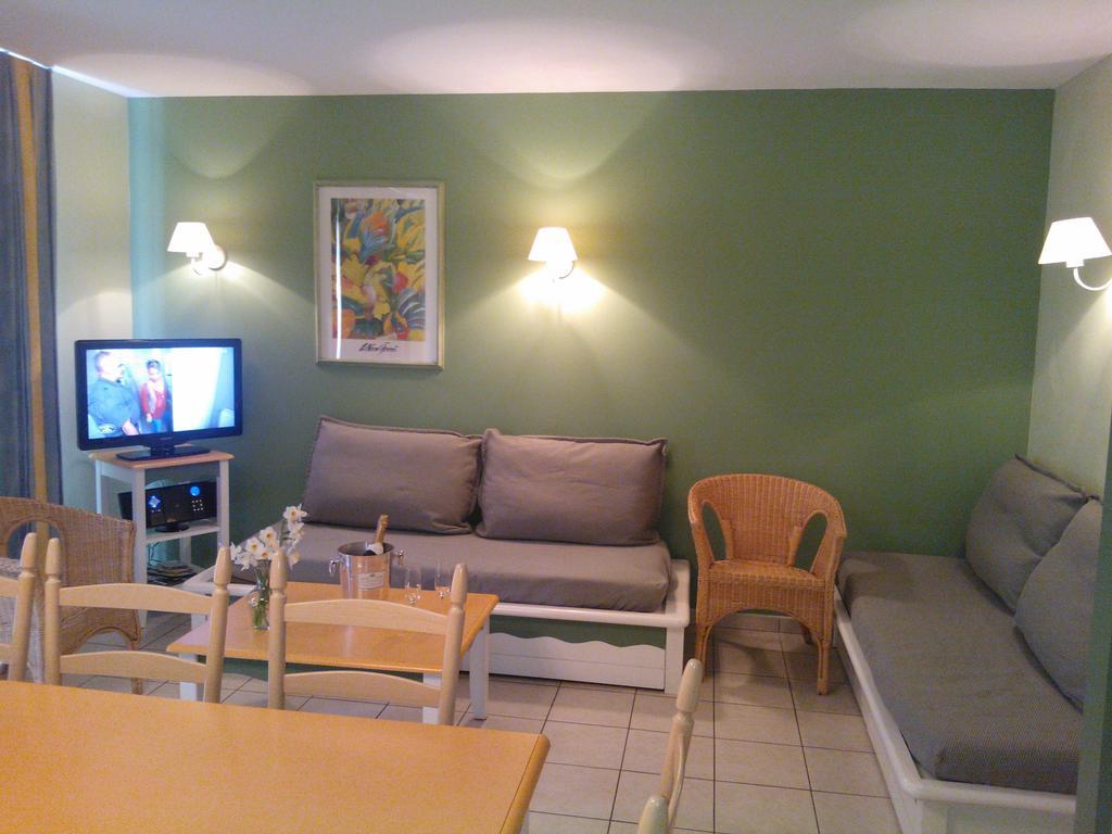 3 Bedrooms Holiday Home Golf Resort Port-Bourgenay Talmont-Saint-Hilaire Стая снимка
