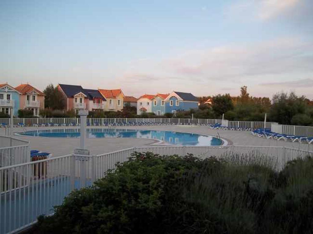 3 Bedrooms Holiday Home Golf Resort Port-Bourgenay Talmont-Saint-Hilaire Стая снимка