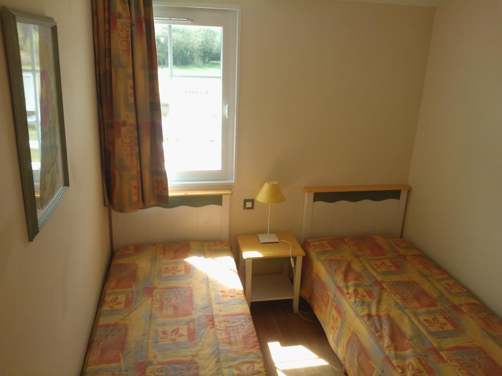 3 Bedrooms Holiday Home Golf Resort Port-Bourgenay Talmont-Saint-Hilaire Стая снимка